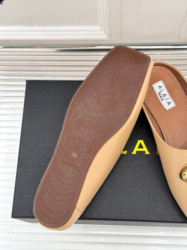 Alaia Slipper With Gold Hardware Light Apricot Calfskin 293198