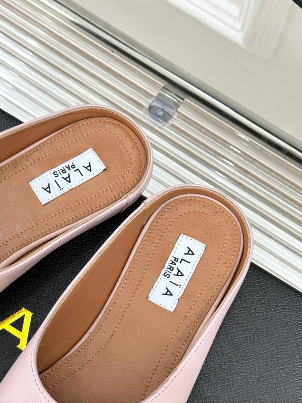 Alaia Slipper With Gold Hardware Pink Calfskin 293199