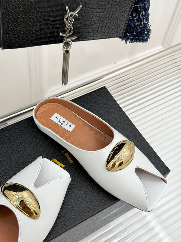 Alaia Slipper With Gold Hardware White Calfskin 293200