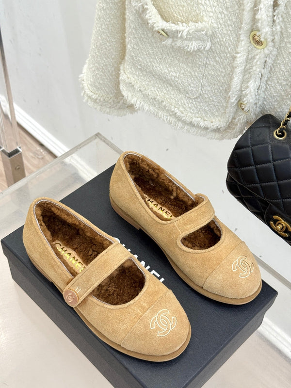 CC 25A Mary Janes Light Gold Suede And Lambswool 404664