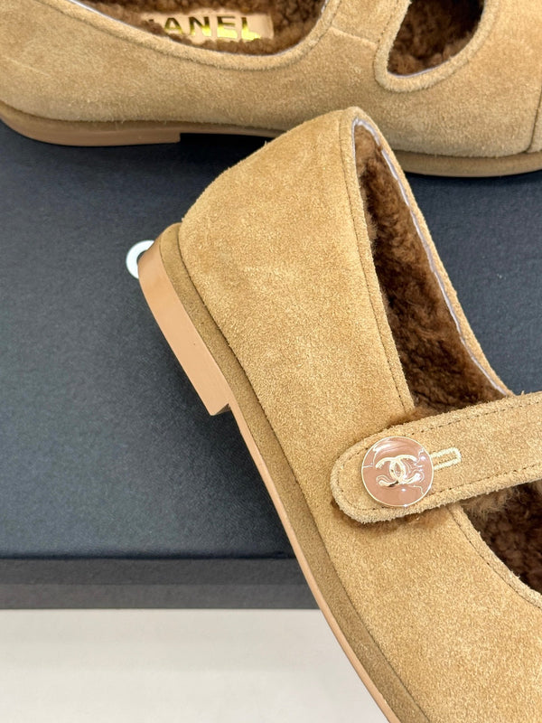 CC 25A Mary Janes Light Gold Suede And Lambswool 404664
