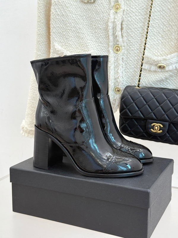 CC Classic Stivaletti corti Tacco a blocco 90mm Pelle verniciata nera 465391