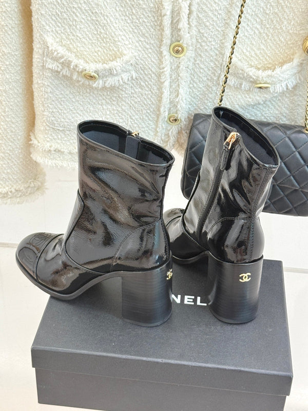 CC Classic Stivaletti corti Tacco a blocco 90mm Pelle verniciata nera 465391