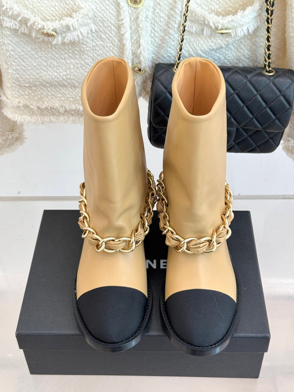 Chanel 25 Large Chain Flat-solved Boot Beige Black Lambskin 465421