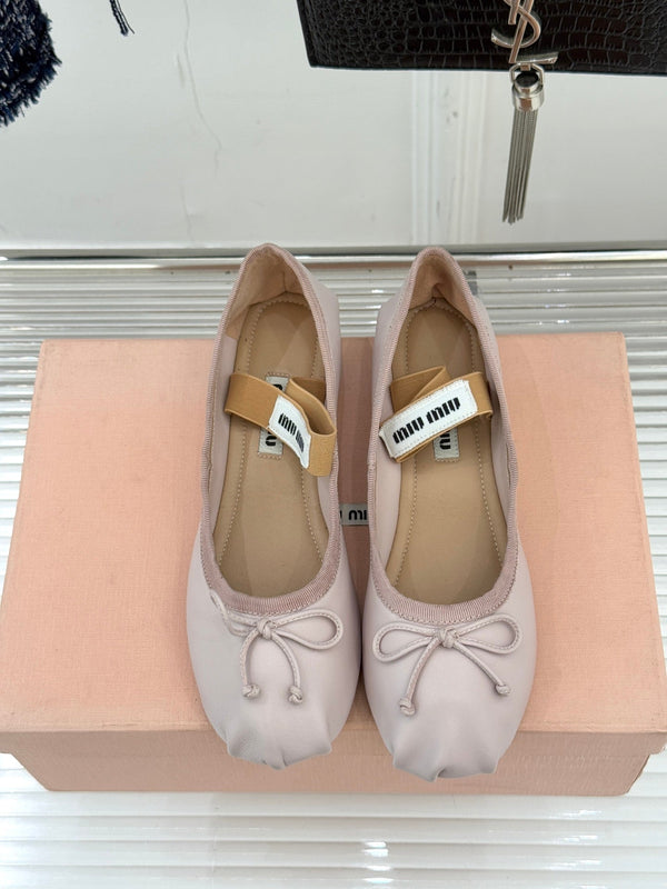 Miu Ballerines Classiques Nœud Lettre Argent Rose Peau de Mouton 570998