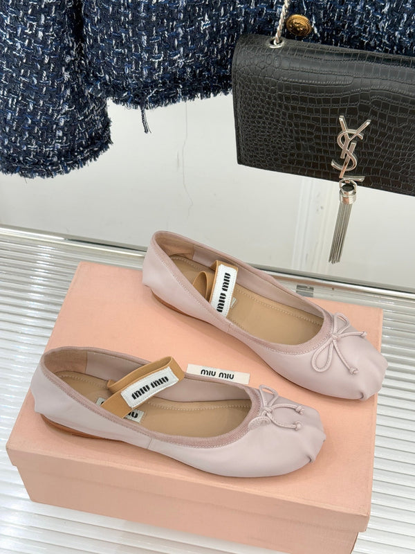 Miu Ballerines Classiques Nœud Lettre Argent Rose Peau de Mouton 570998