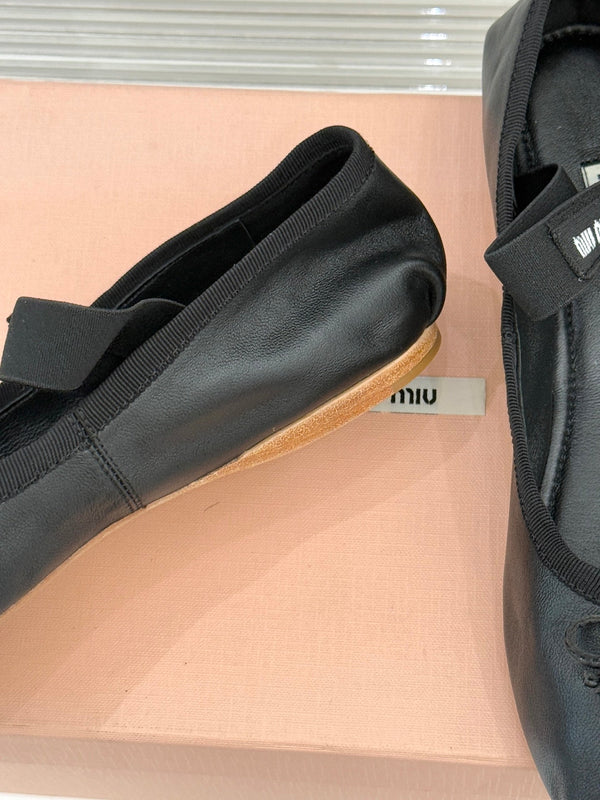 Miu Classique Bow Letter Ballerines Mouton Noir 570999