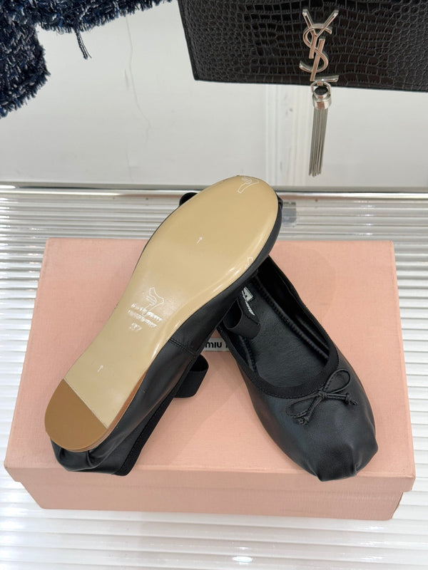 Miu Classique Bow Letter Ballerines Mouton Noir 570999