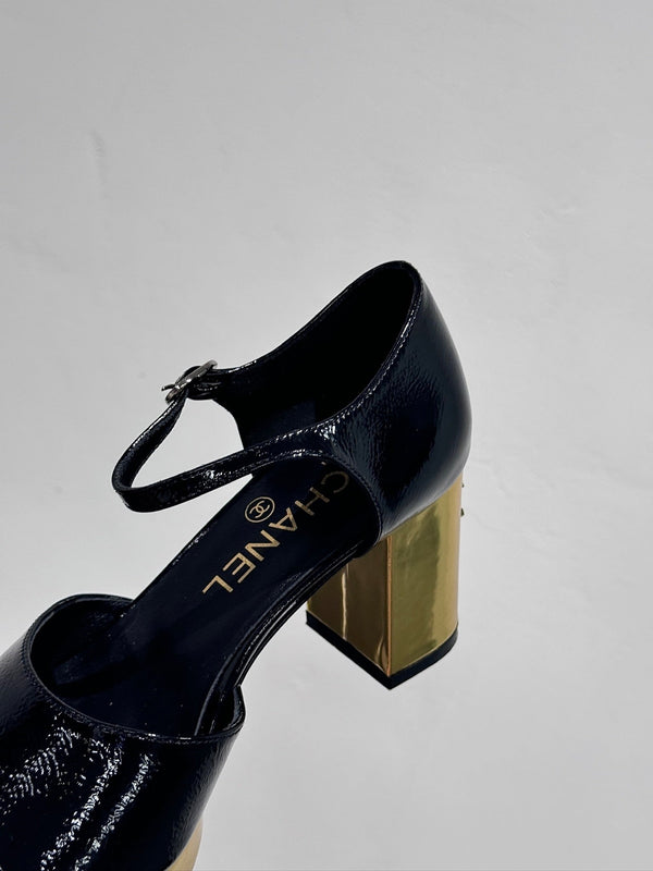 SANDALI CON TACCO A BLOCCO IN PELLE DI MONTONE NERA