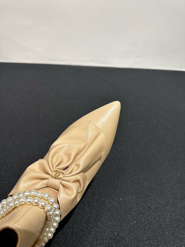 CC Ankle Boots Beige Bow Tie Cowhide