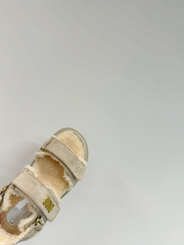 Dioract Sandal In Light Grey Suede And Wool Fleece Lining 109873