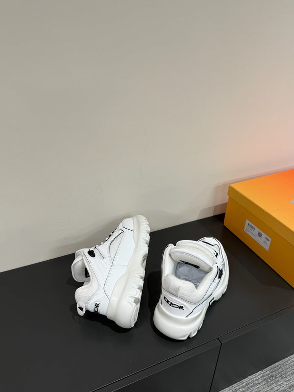 CD Sneaker In White Calfskin And Mesh Fabric 109256