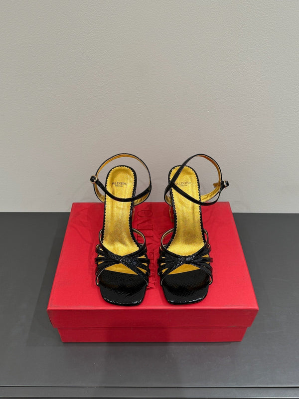 VT 25 Jewel Sandals Black Cowhide 337920