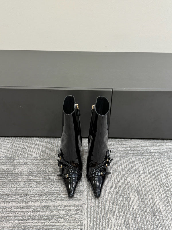 Miu short boots 90mm black patent leather 417986
