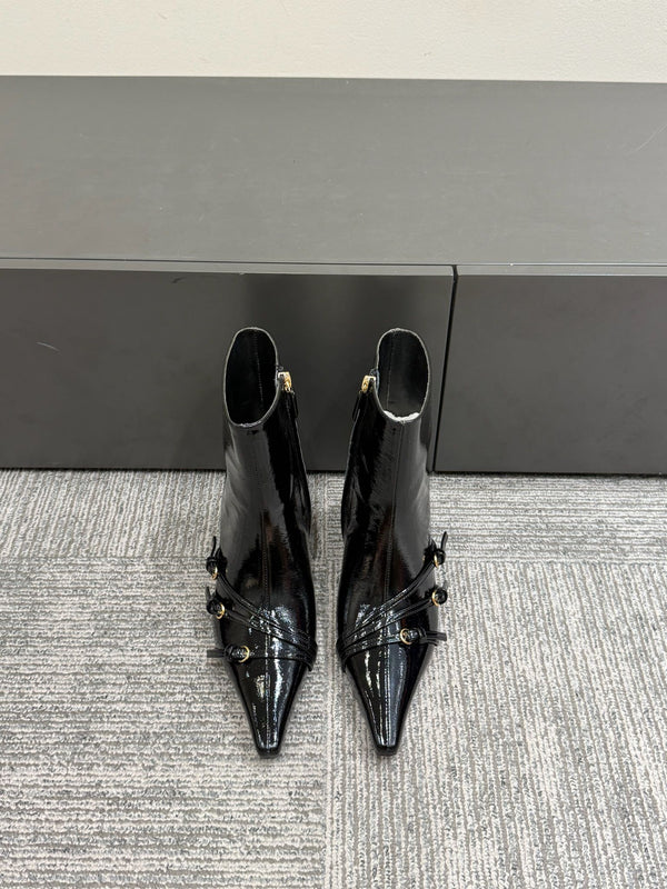 Miu short boots 90mm black patent leather 417986