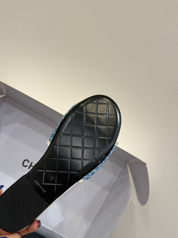 CC 25ss Chain Flat Slippers Blue White Cowhide & Sheepskin 417566