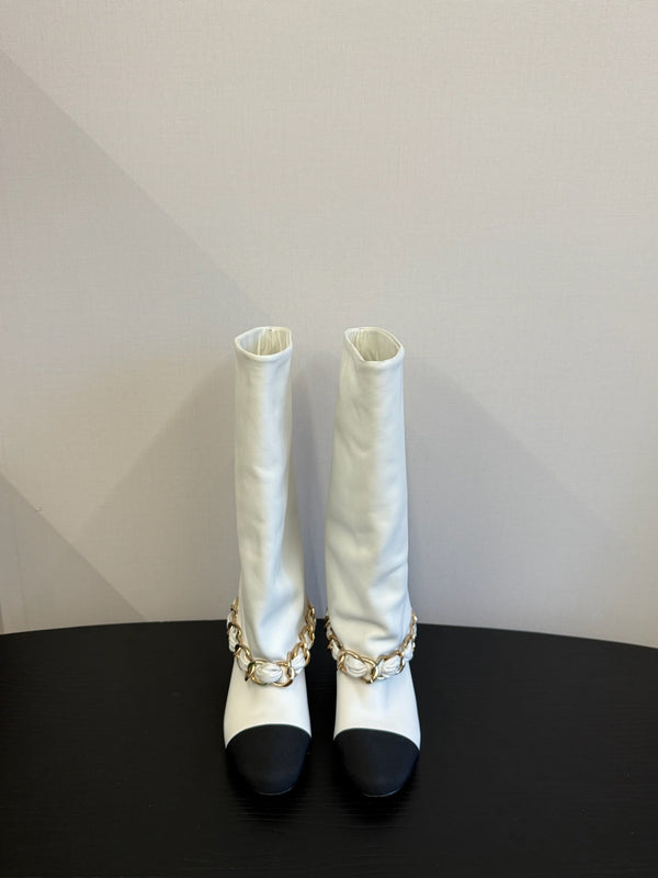 Stivali alti CC 25S con catena in pelle di vacchetta e montone nera bianca 417846