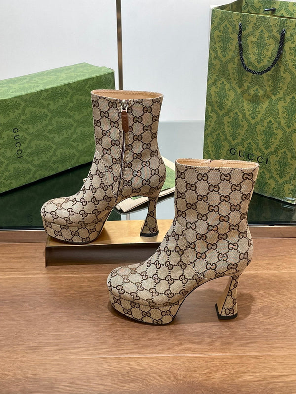 STIVALI BASSI GG 11,5 CM IN TESSUTO JACQUARD MONOGRAM MARRONE CAMMELLO