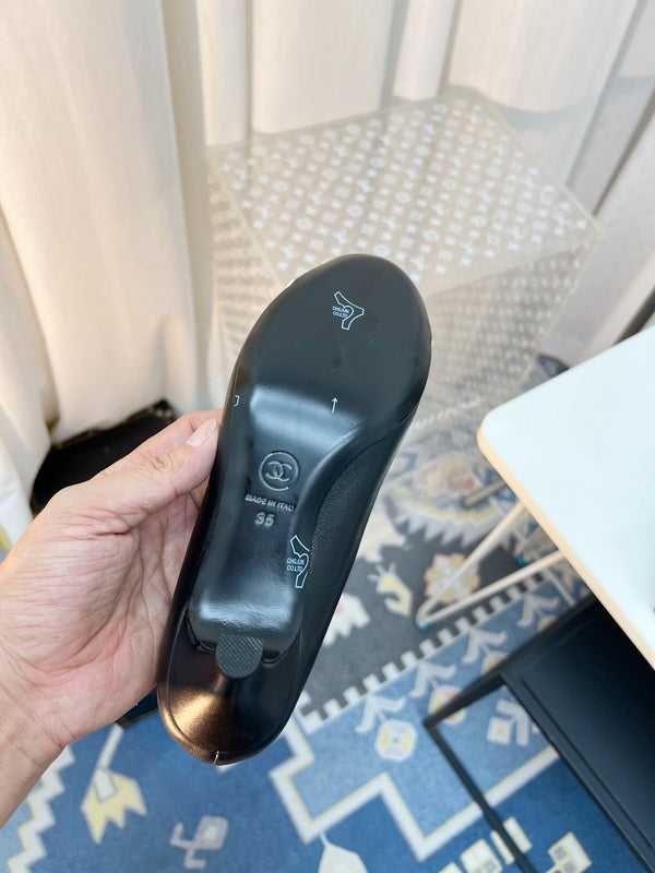 CC Slingback With White Contrast Stitching Black Lambskin 476707