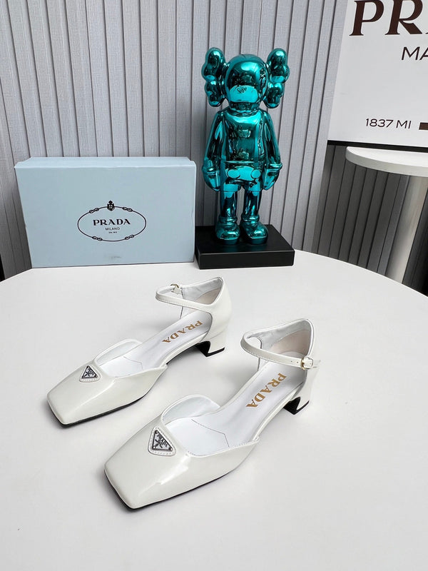 Prad 26s Ankle Strap Pumps 40mm In White Patent Calfskin Triangle Logo
