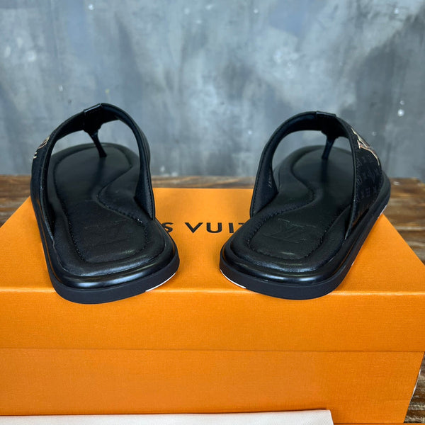 LV THONG SLIPPER IN BLACK MONOGRAM CALFSKIN