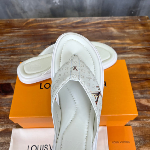 LV THONG SLIPPER IN WHITE MONOGRAM CALFSKIN