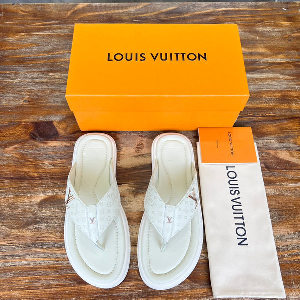 LV THONG SLIPPER IN WHITE MONOGRAM CALFSKIN