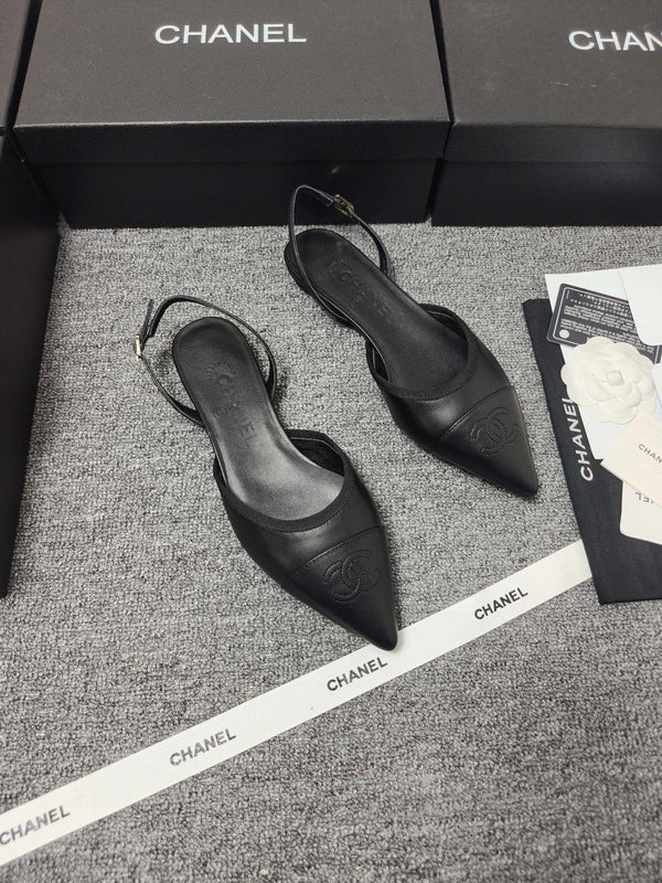 Escarpins à bride arrière en cuir noir pointu CC 26s 681977