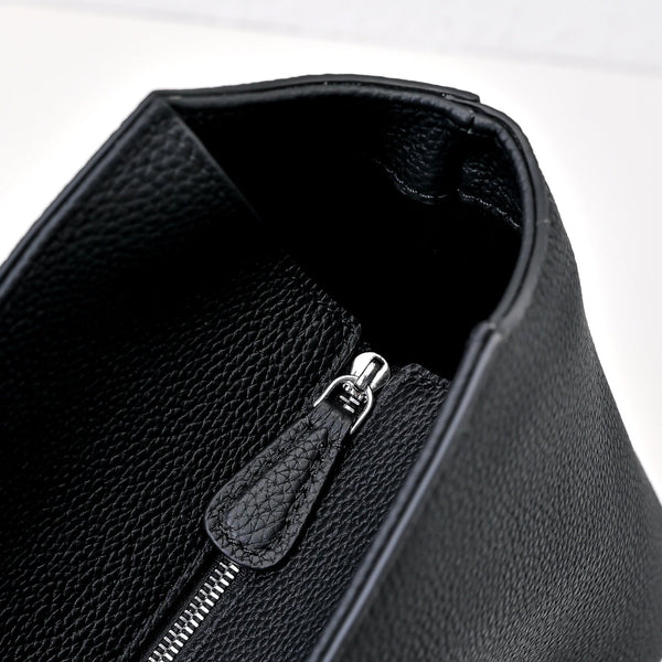The Row Terasse Shoulder Bag 32cm Black Calfskin