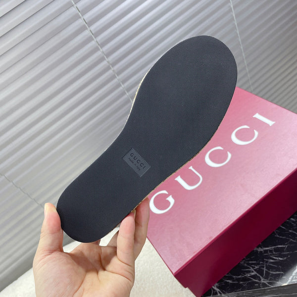 MOCASSINO CON PLATEAU E MORSETTO IN TESSUTO JACQUARD CON MONOGRAMMA BEIGE TAN