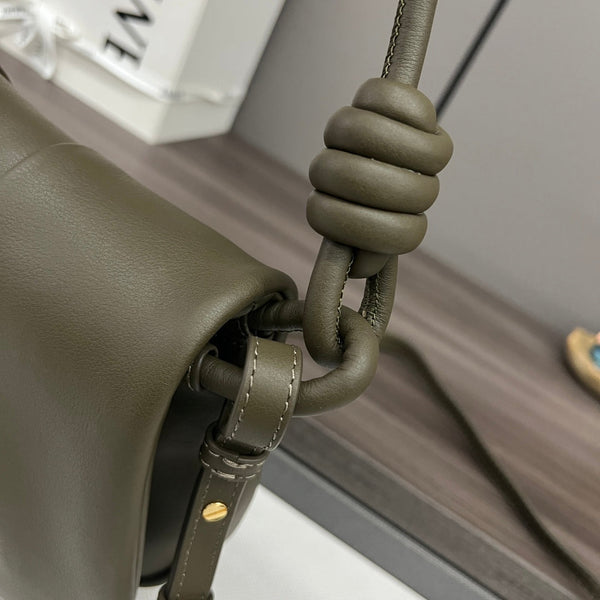 Loew Paseo Shoulder Bag 25cm Dark Olive Cowhide