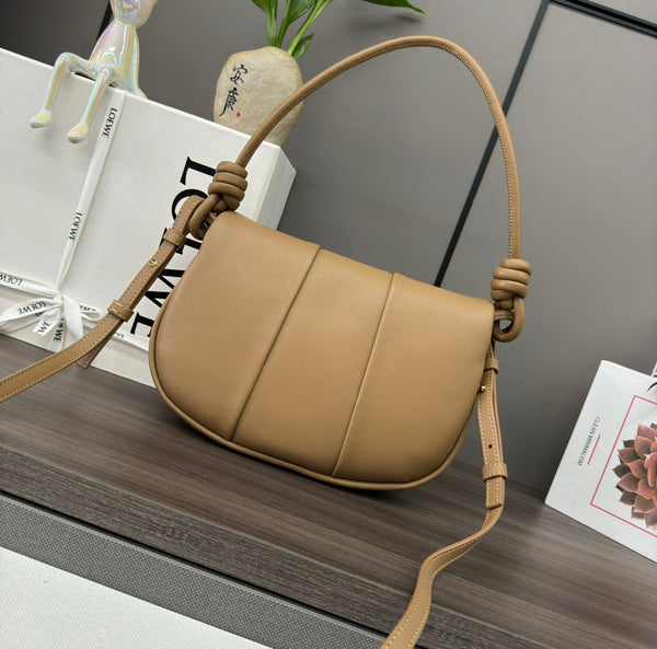 Loew Paseo Shoulder Bag 25cm Light Brown Cowhide