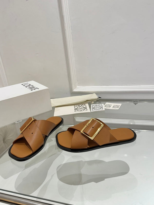 Loew Petal Buckle Slide Tan Brown Leather 881319
