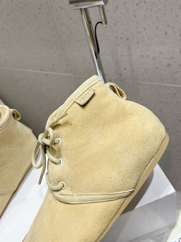 Loewe One-Piece Snow Boots Butter Milk Suede 435628