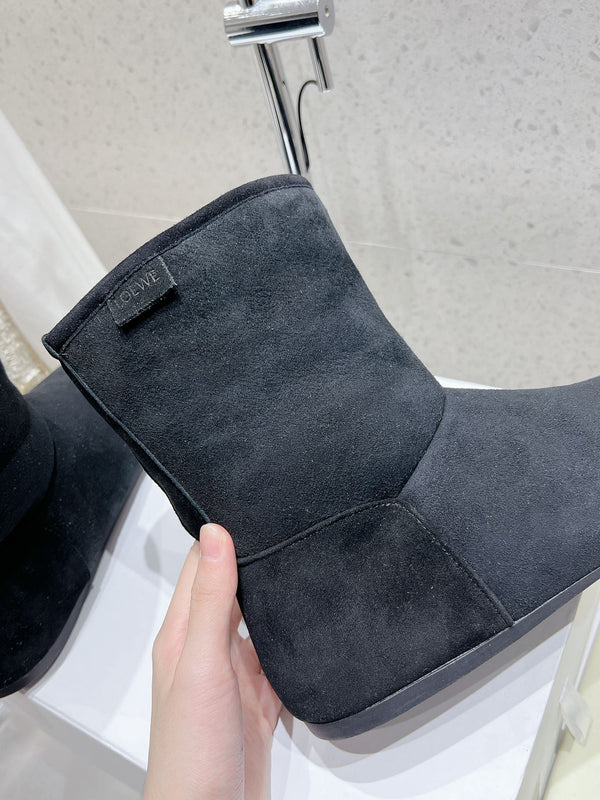 Stivali Loewe Lago in pelle scamosciata nera 435627