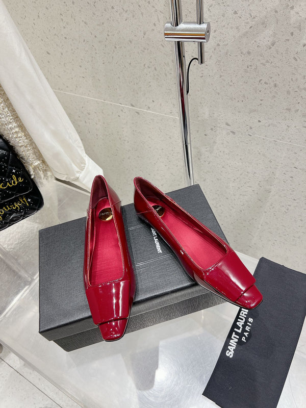 BALLERINA IN VITELLO VERNICIATO ROSSO RUBINO