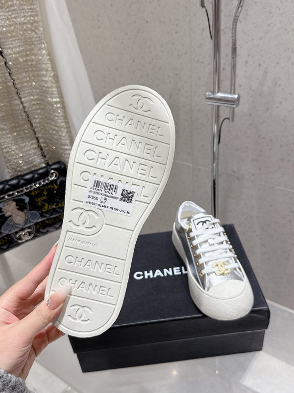 CC Sneaker Silver cowhide 204659