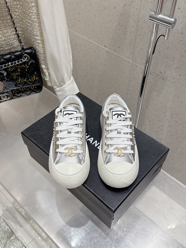 CC Sneaker Silver cowhide 204659