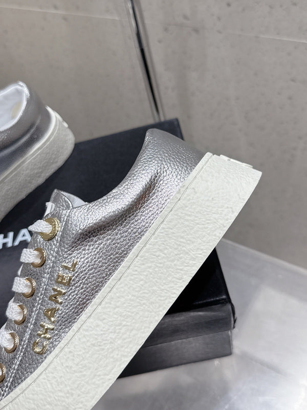 CC Sneaker Silver cowhide 204659