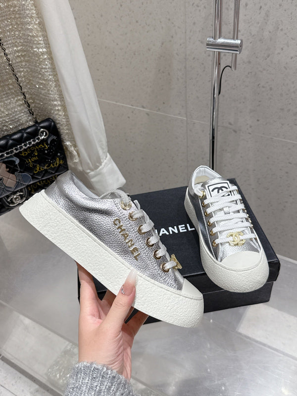 CC Sneaker Silver cowhide 204659