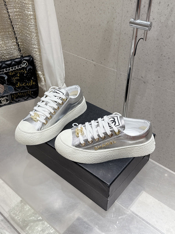 CC Sneaker Silver cowhide 204659