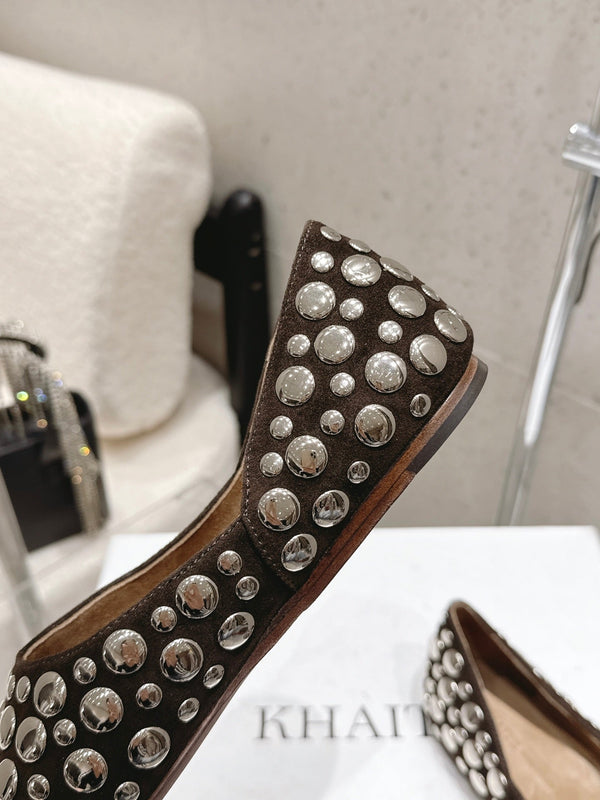 CL 26s Flat Shoes In Dark Brown Suede With Metal Studs