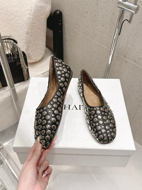 CL 26s Flat Shoes In Black Calfskin With Metal Studs