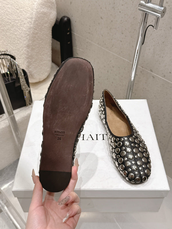CL 26s Flat Shoes In Black Calfskin With Metal Studs