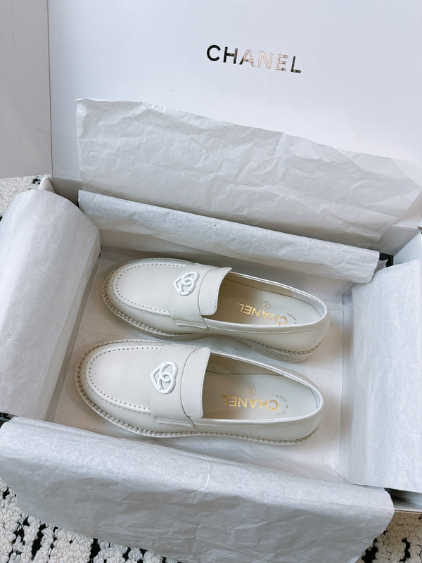CC Moccasins 45mm In White Lambskin 144635