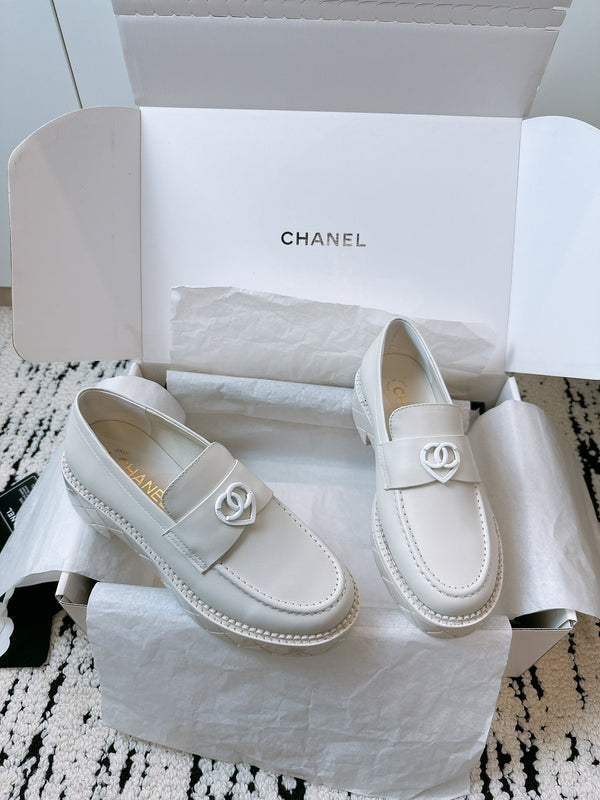 CC Moccasins 45mm In White Lambskin 144635