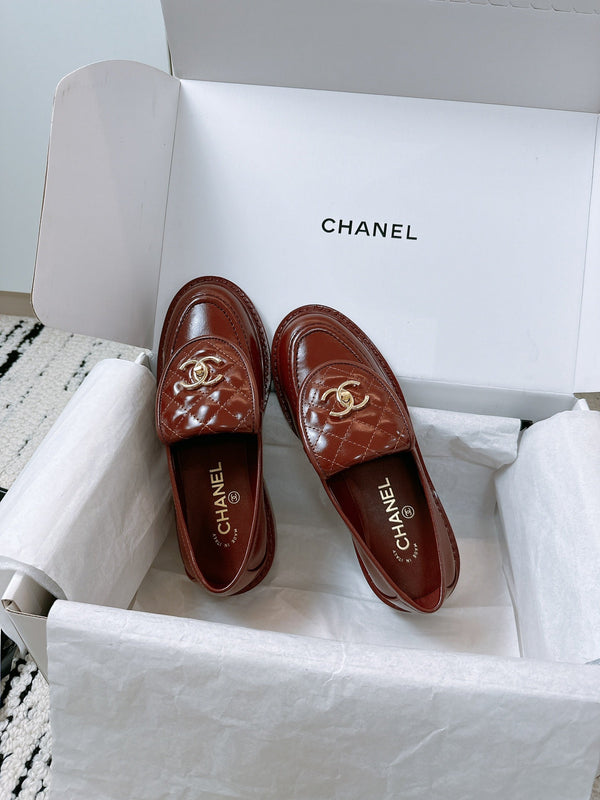 CC Moccasins 25mm In Brown Red Glossy Lambskin 144645