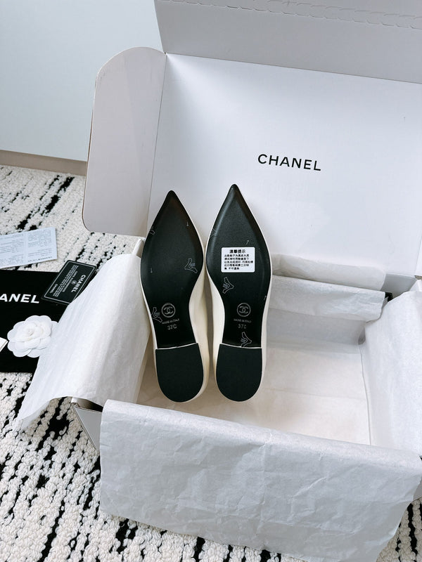 CC Ballet Flats In White Glossy Lambskin 144669