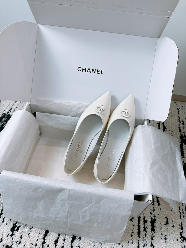 CC Ballet Flats In White Glossy Lambskin 144669