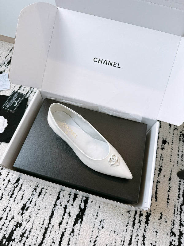 CC Ballet Flats In White Glossy Lambskin 144669